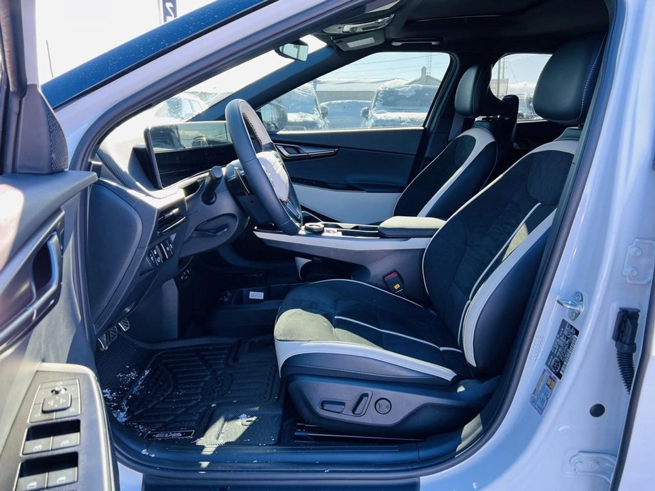 2025 Kia EV6 GT-Line AWD   Electric   Low KM   Long Range Photo