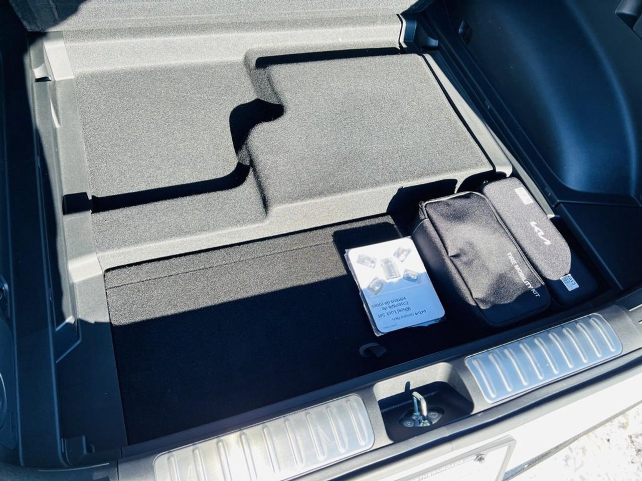 2025 Kia EV6 GT-Line AWD   Electric   Low KM   Long Range Photo