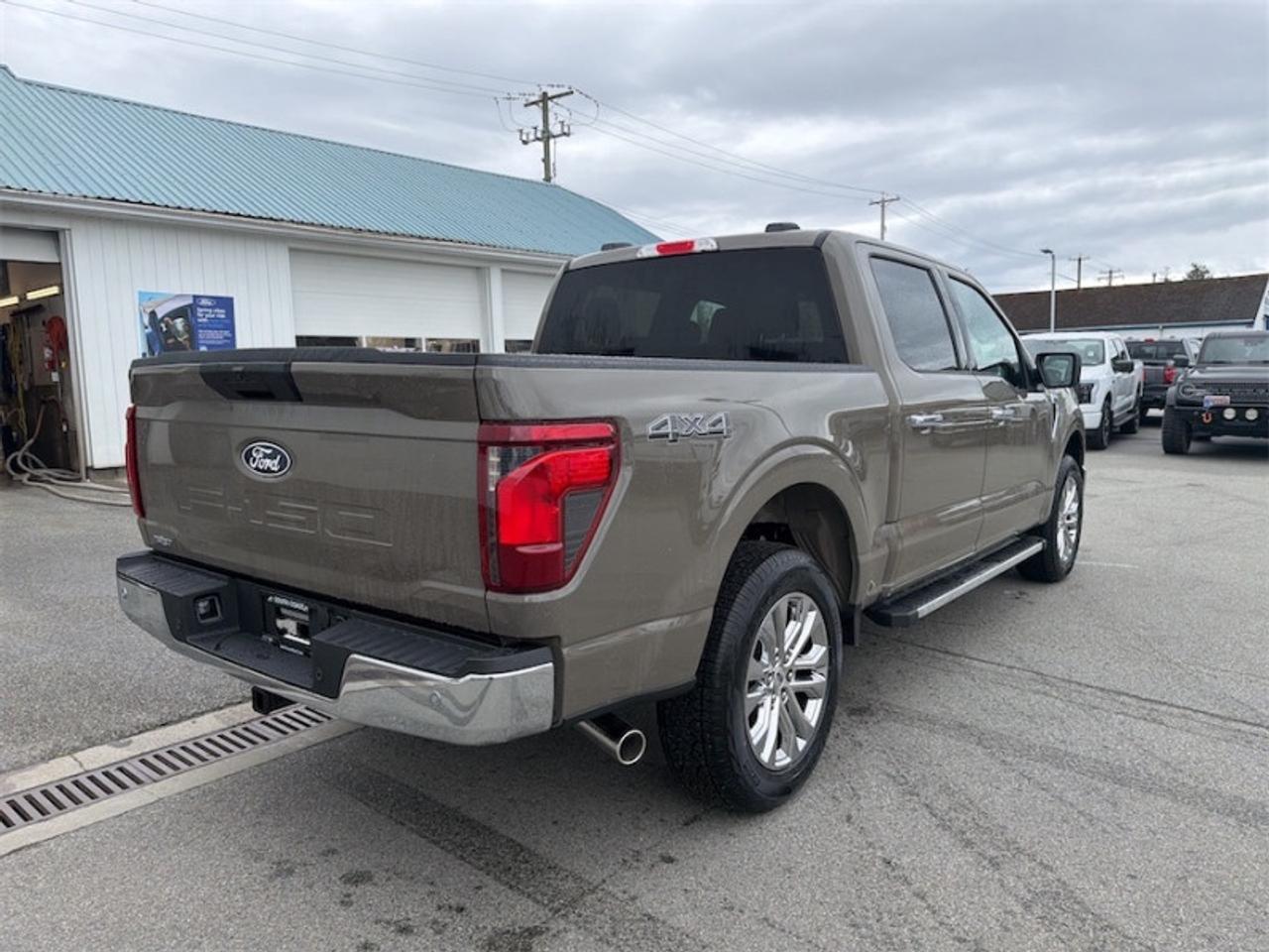 2026 Ford F-150 XLT  - Tailgate Step Photo4