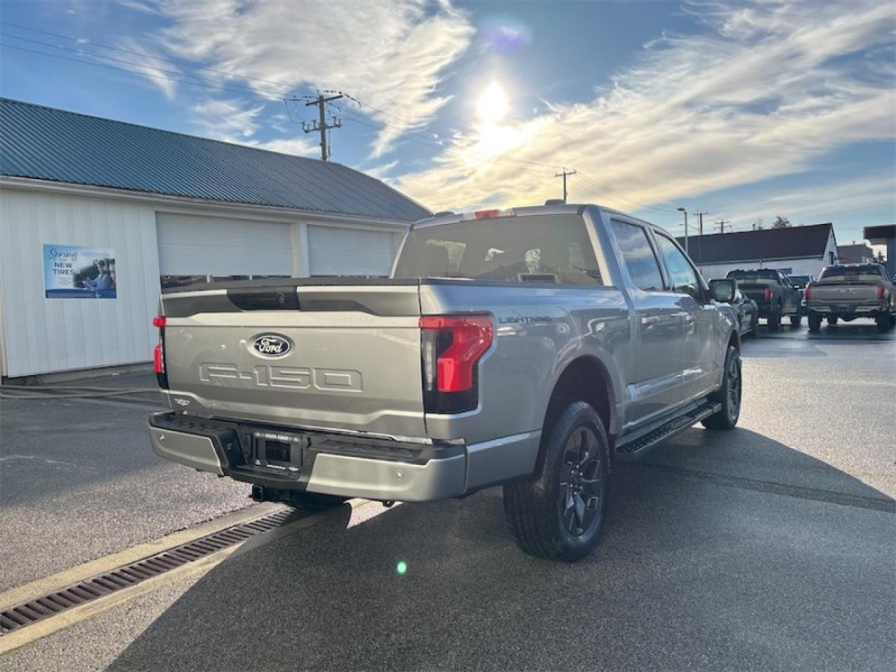 2025 Ford F-150 Lightning Flash  - Tailgate Step Photo4