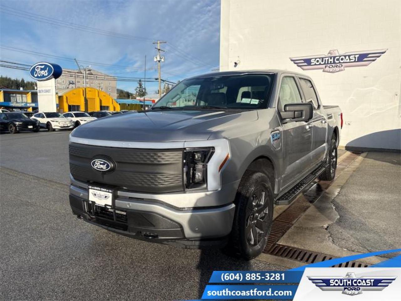 2025 Ford F-150 Lightning Flash  - Tailgate Step Photo0