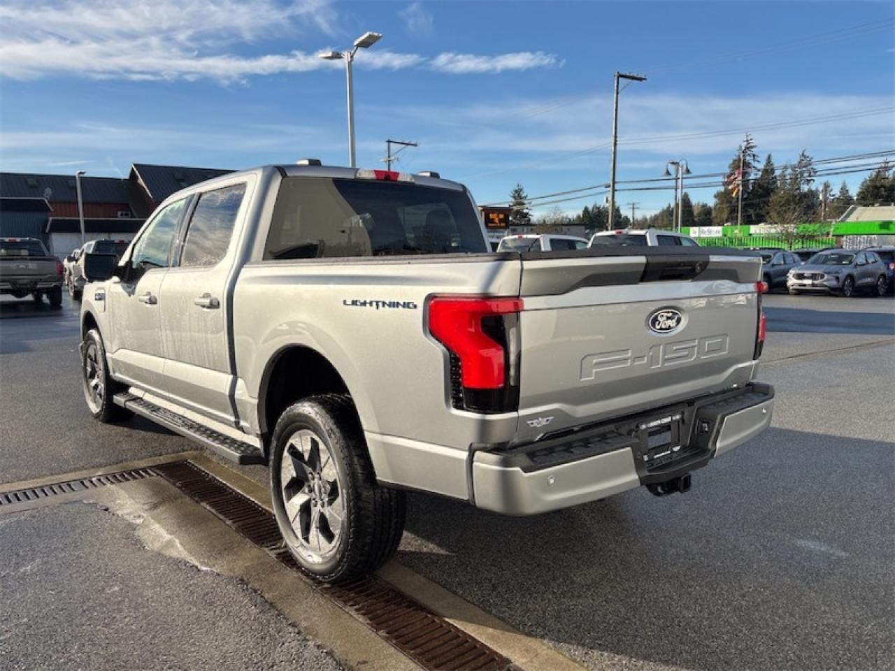 2025 Ford F-150 Lightning Flash  - Tailgate Step Photo2