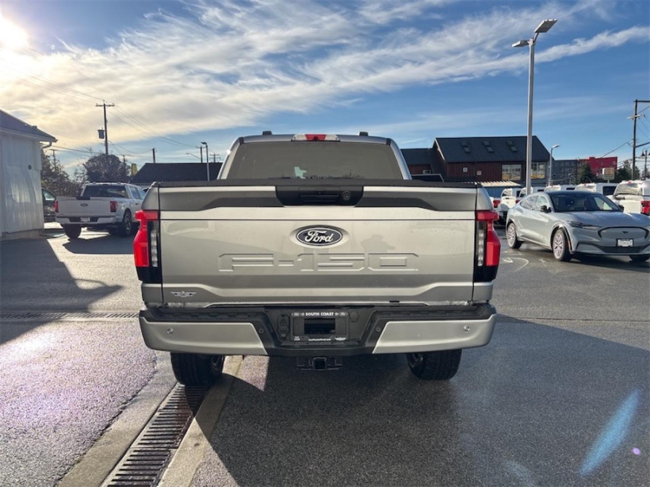 2025 Ford F-150 Lightning Flash  - Tailgate Step Photo3