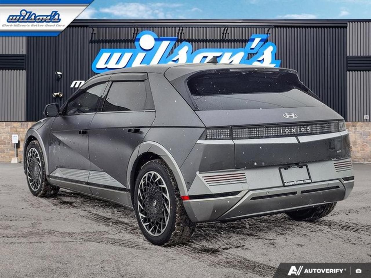 2024 Hyundai IONIQ 5 Preferred Ultimate Long Range AWD | Leather | Glass roof | Nav | Htd Wheel + Seats | 360 Cam & More! Photo