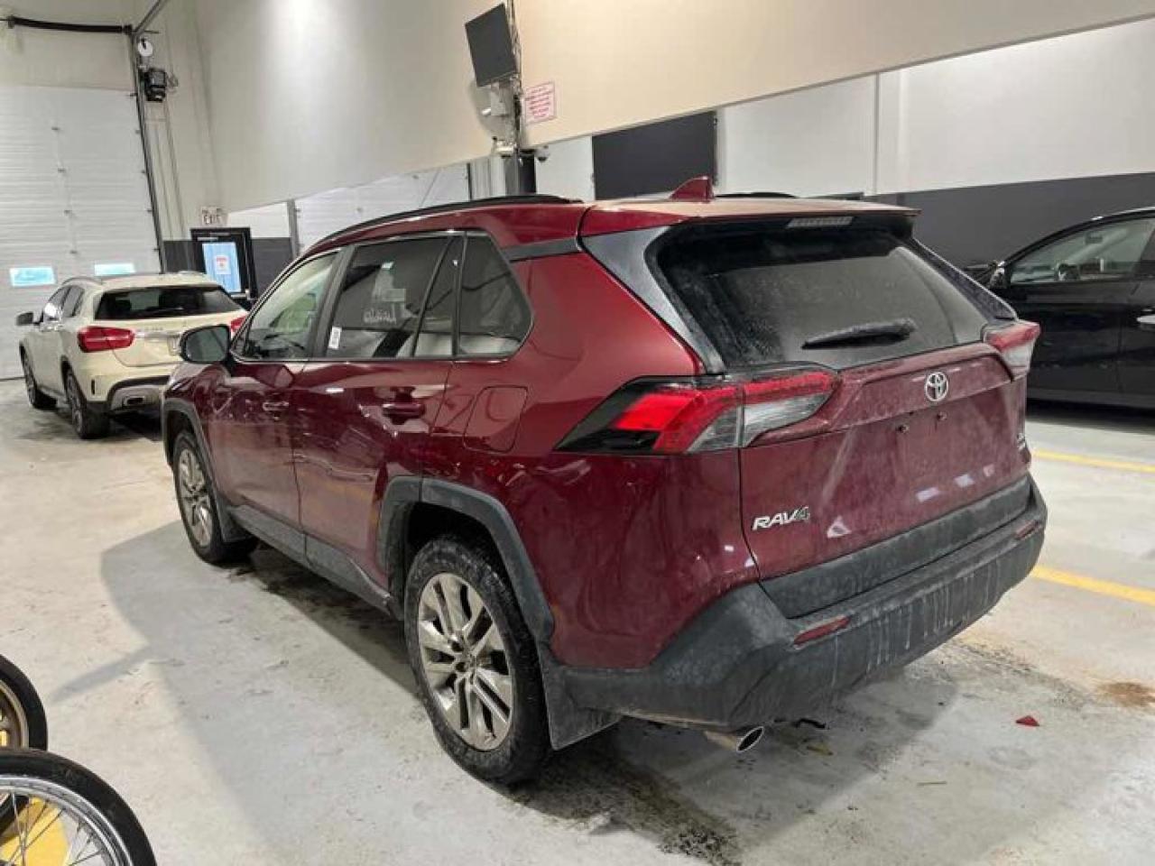 2019 Toyota RAV4 XLE Premium AWD | Leather | Heated Seats + Steering | BSM | Carplay and Android Auto | and More ! Photo