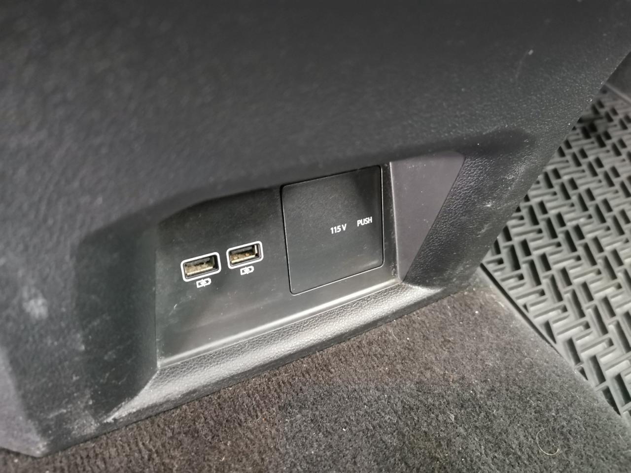 2018 Volkswagen Atlas V6 SEL Photo