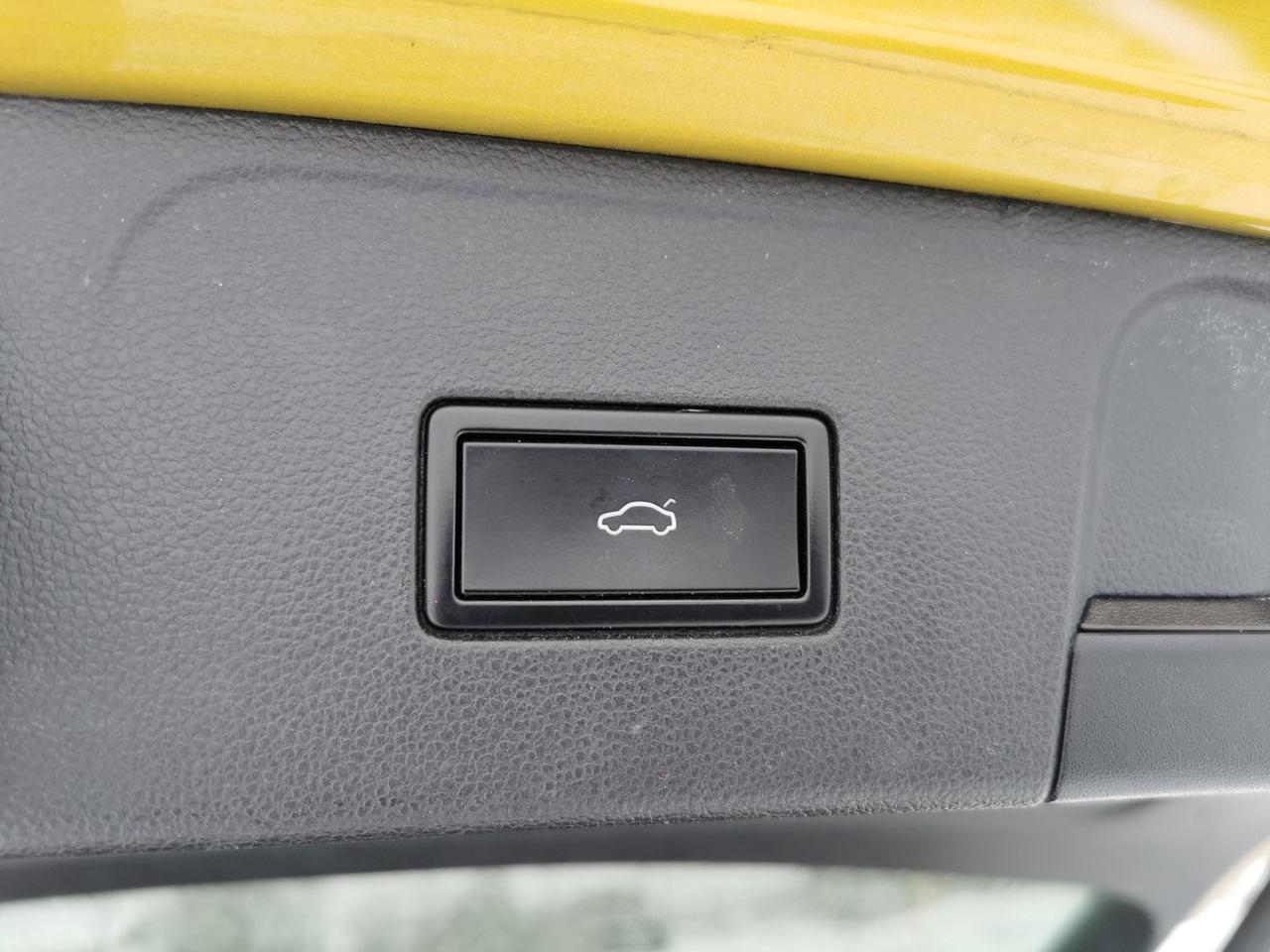 2018 Volkswagen Atlas V6 SEL Photo