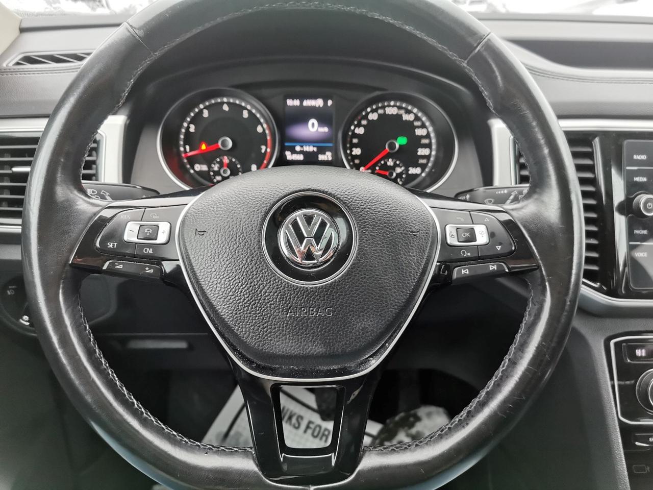 2018 Volkswagen Atlas V6 SEL Photo