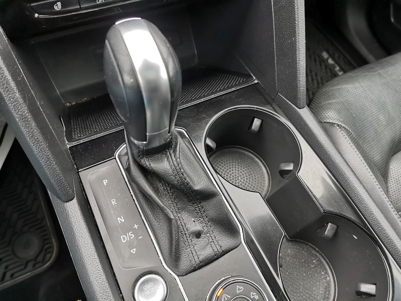 2018 Volkswagen Atlas V6 SEL Photo