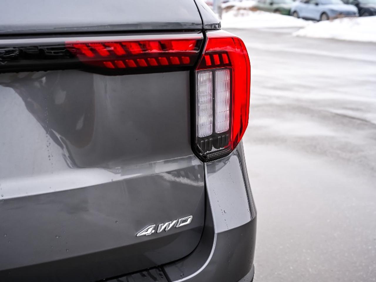 2026 Ford Explorer ST-Line Photo4