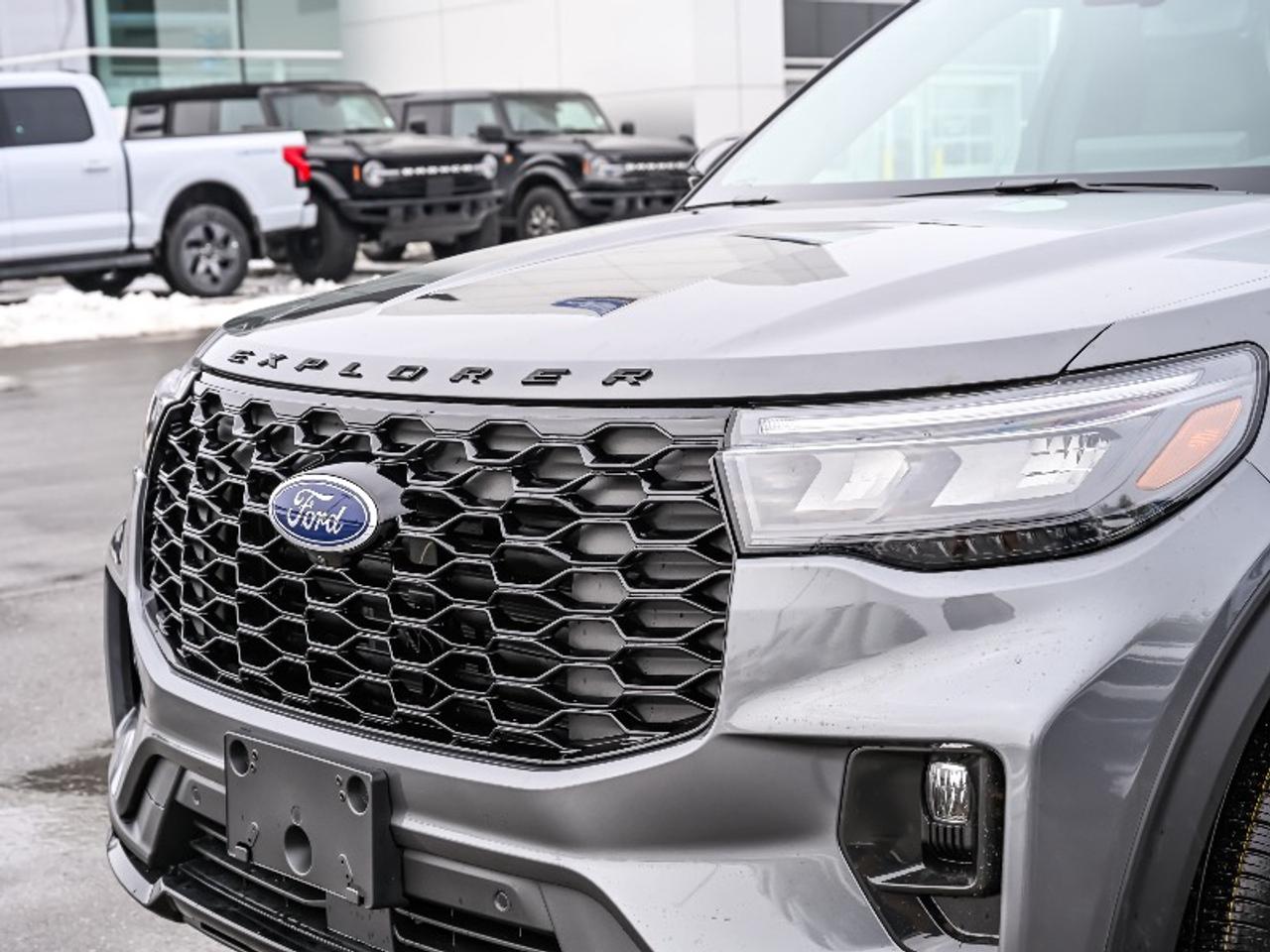 2026 Ford Explorer ST-Line Photo