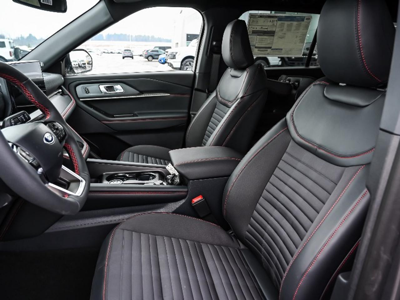 2026 Ford Explorer ST-Line Photo