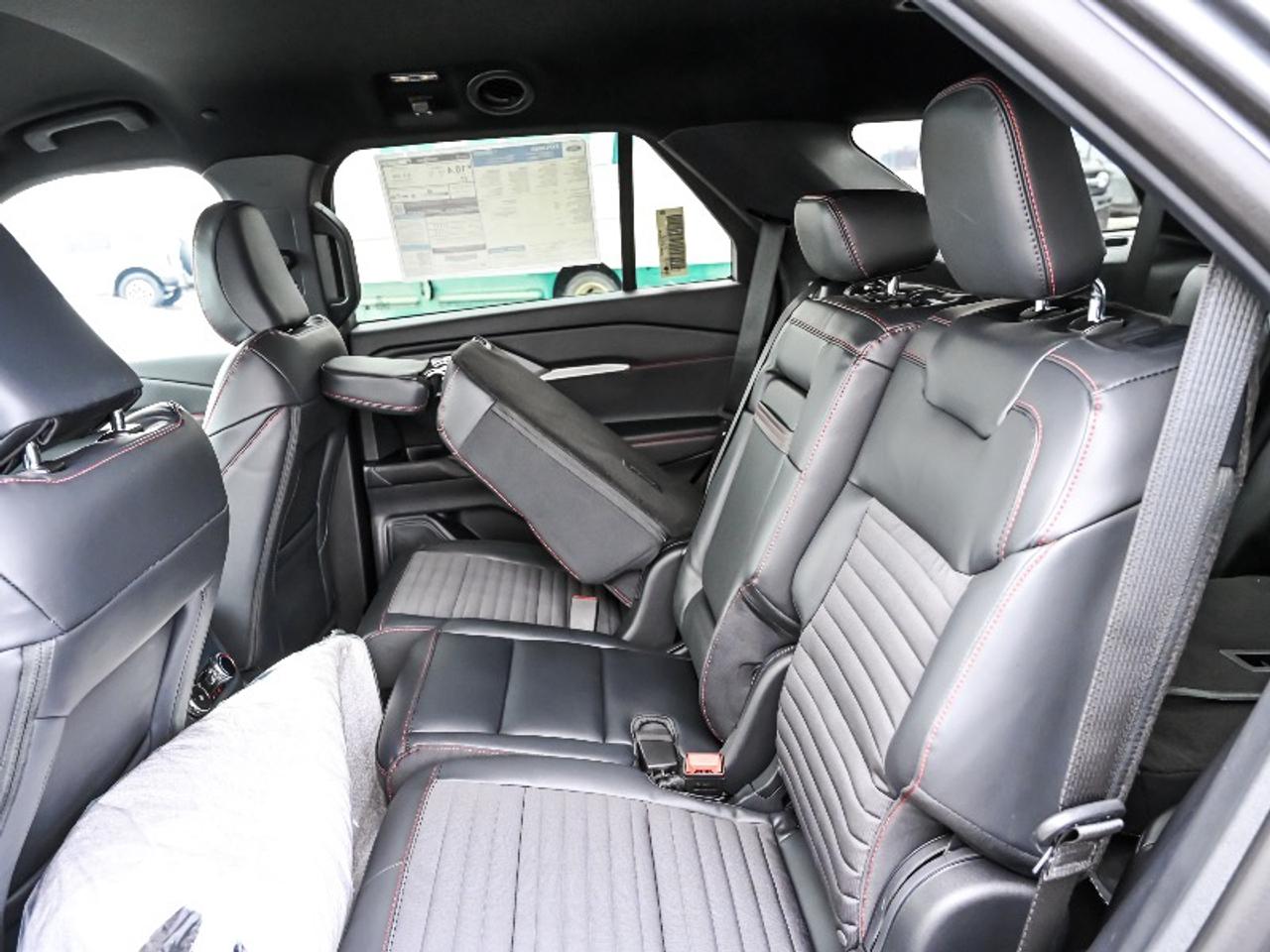 2026 Ford Explorer ST-Line Photo