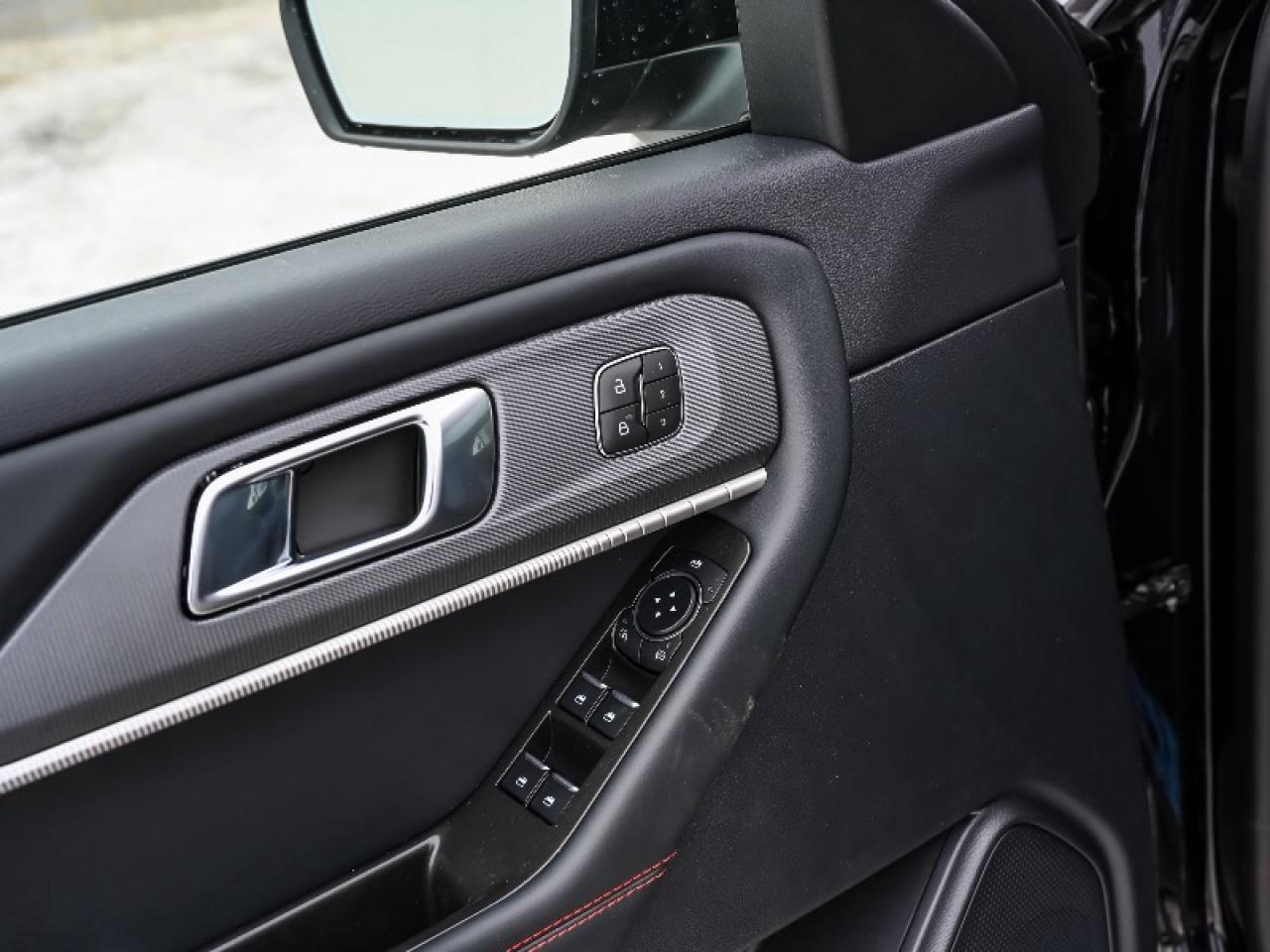 2026 Ford Explorer ST-Line Photo