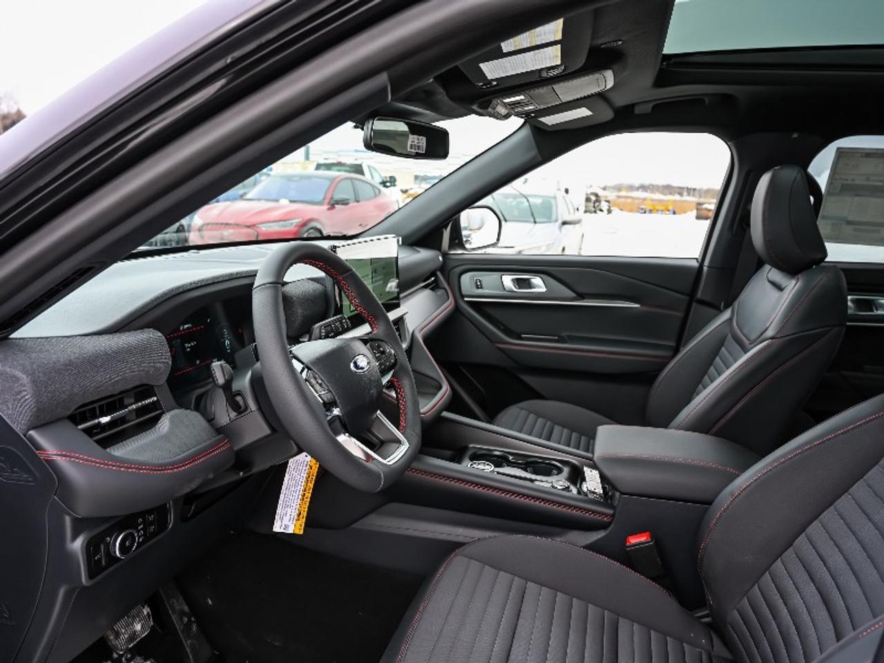 2026 Ford Explorer ST-Line Photo