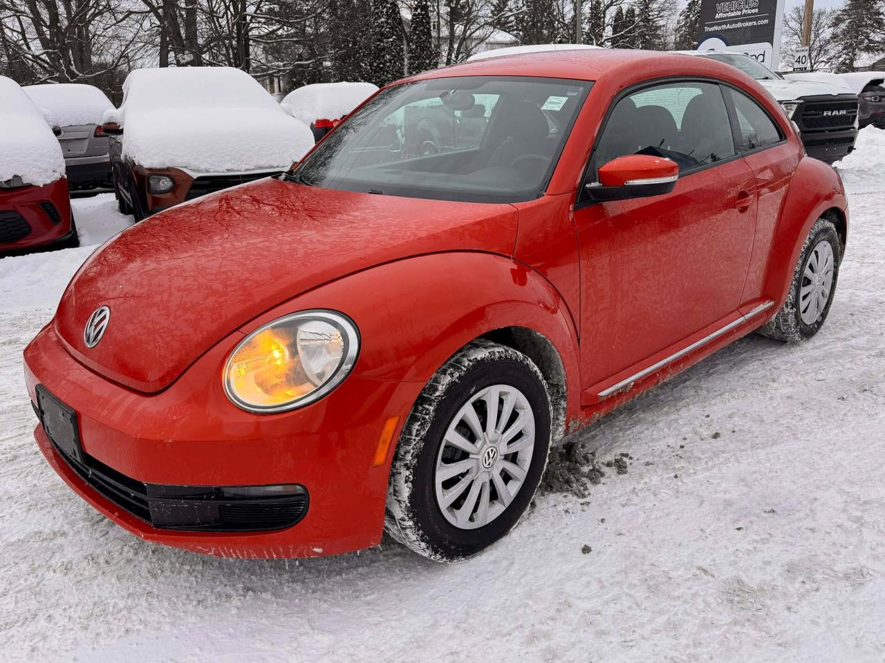 2016 Volkswagen Beetle Trendline Photo2