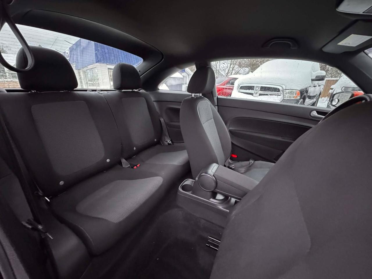 2016 Volkswagen Beetle Trendline Photo