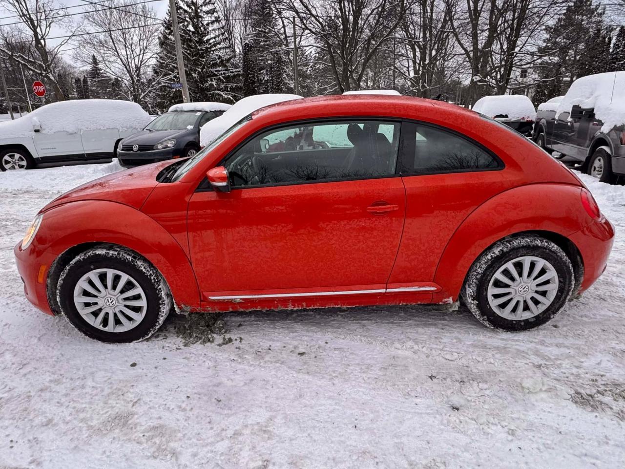 2016 Volkswagen Beetle Trendline Photo