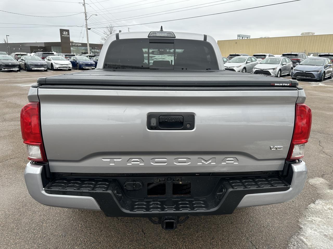 2017 Toyota Tacoma 4WD Double Cab V6 Auto TRD Off Road Photo3
