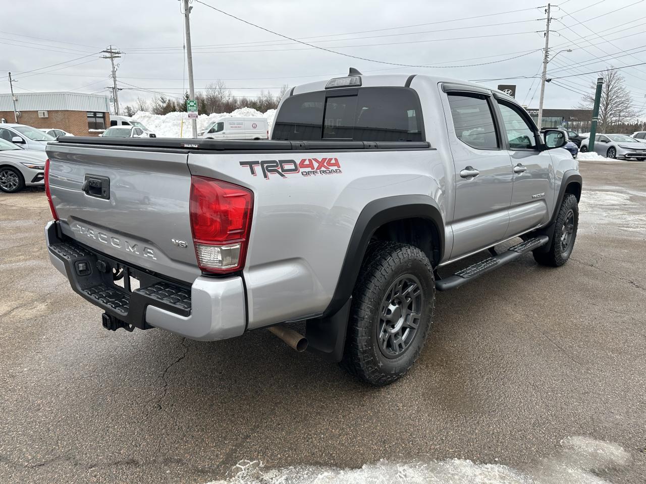 2017 Toyota Tacoma 4WD Double Cab V6 Auto TRD Off Road Photo4
