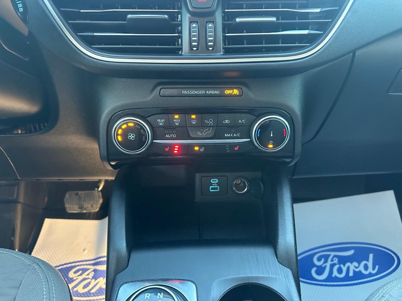 2022 Ford Escape SE AWD Photo