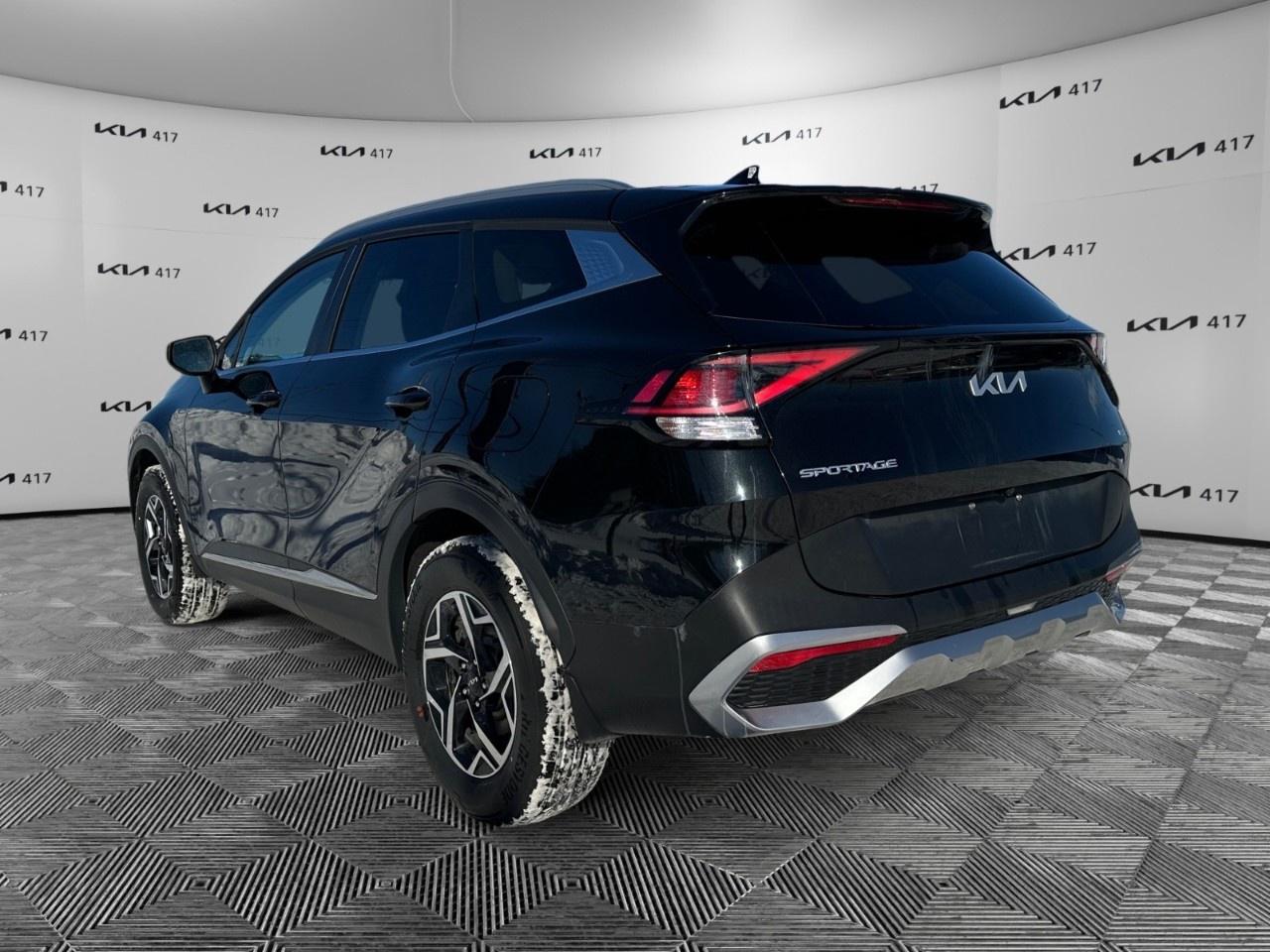 2023 Kia Sportage LX AWD Photo2