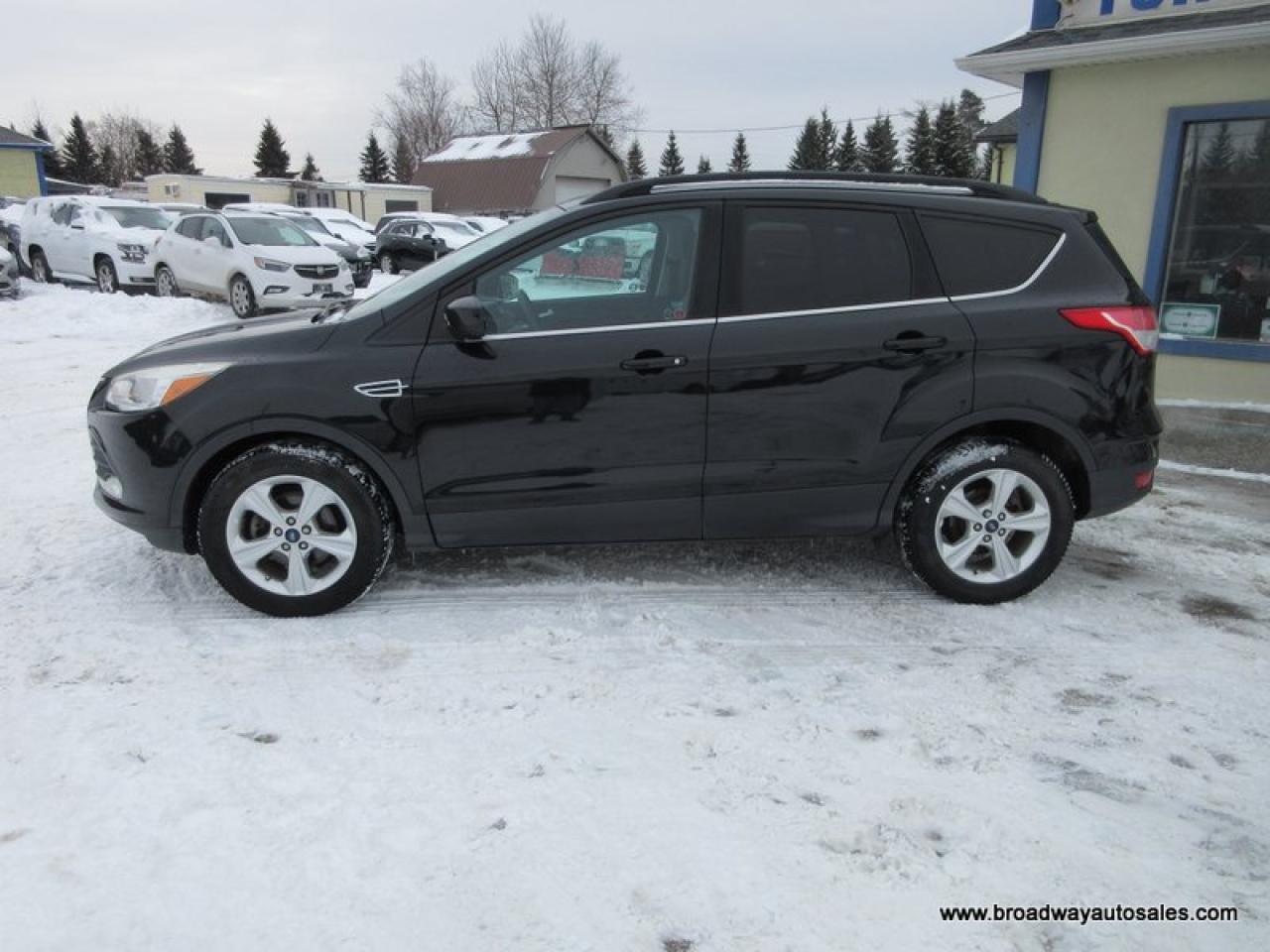 2015 Ford Escape POWER EQUIPPED SE-MODEL 5 PASSENGER 1.6L - ECO-BOOST.. PANORAMIC SUNROOF.. HEATED SEATS.. BACK-UP CAMERA.. BLUETOOTH SYSTEM.. KEYLESS ENTRY.. Photo2