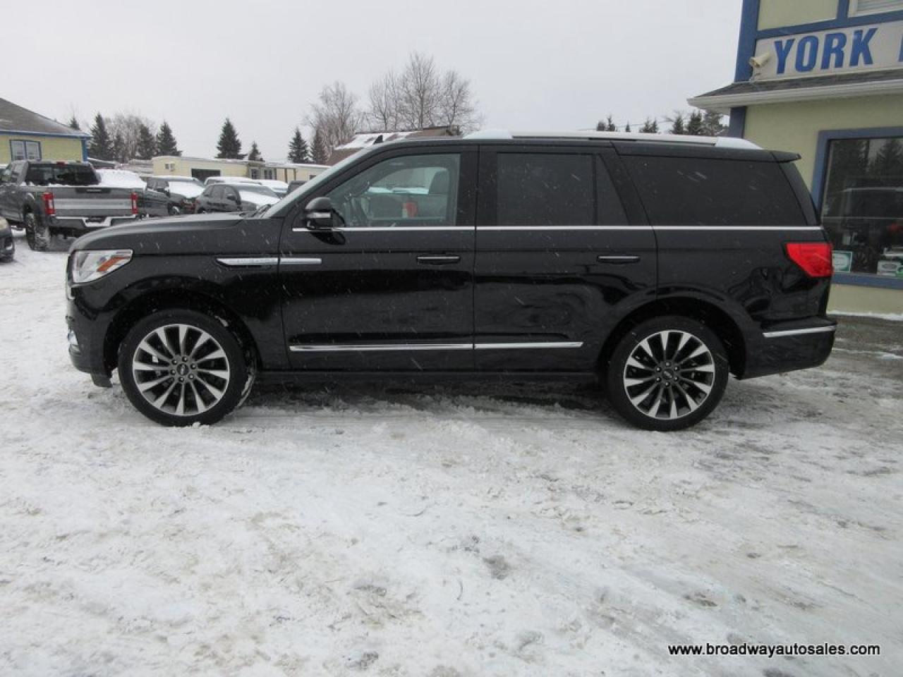 2021 Lincoln Navigator FOUR-WHEEL DRIVE RESERVE-PACKAGE 7 PASSENGER 3.6L - V6.. 4-WAY-CAPTAINS & 3RD ROW.. NAVIGATION.. PANORAMIC SUNROOF.. LEATHER.. HEATED SEATS & WHEEL.. Photo2