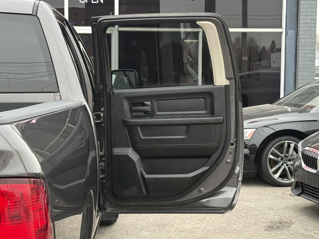 2019 RAM 1500 Classic TRADESMAN | BACK UP CAMERA | HEATED SEATS Photo