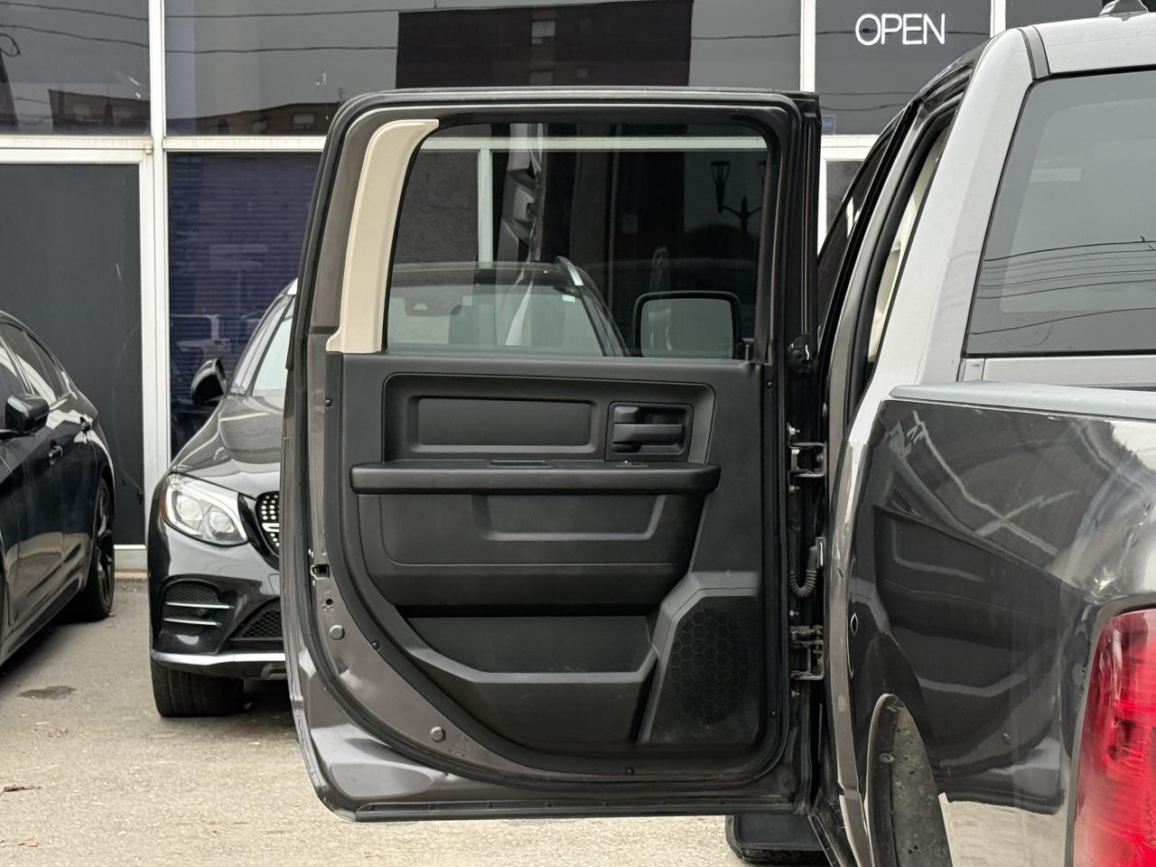 2019 RAM 1500 Classic TRADESMAN | BACK UP CAMERA | HEATED SEATS Photo