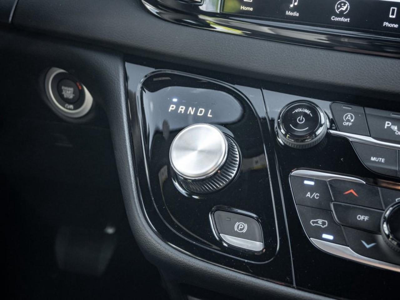 2026 Dodge Grand Caravan SXT Photo