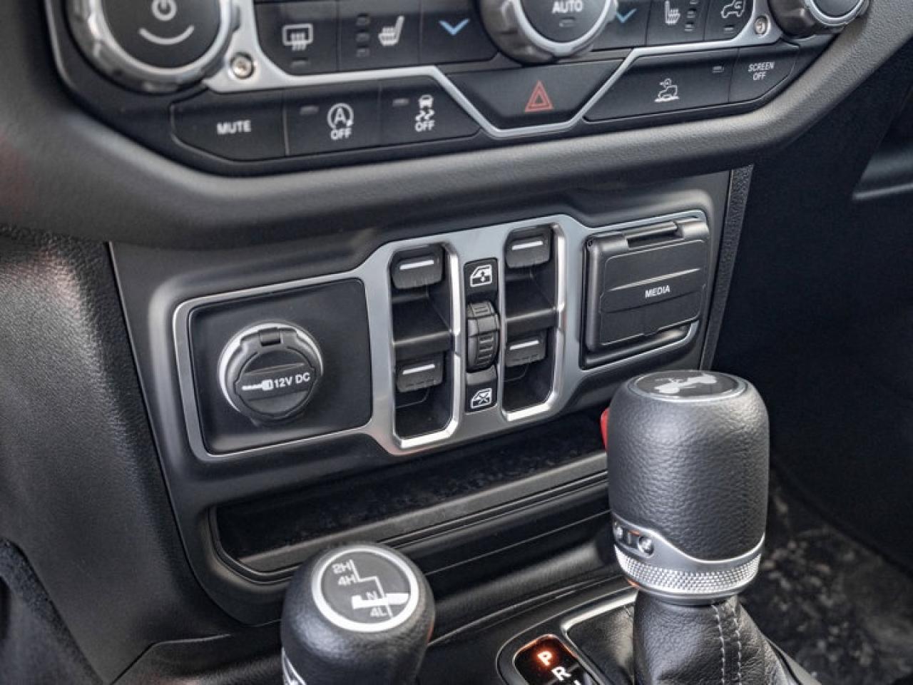 2025 Jeep Wrangler Sahara Photo