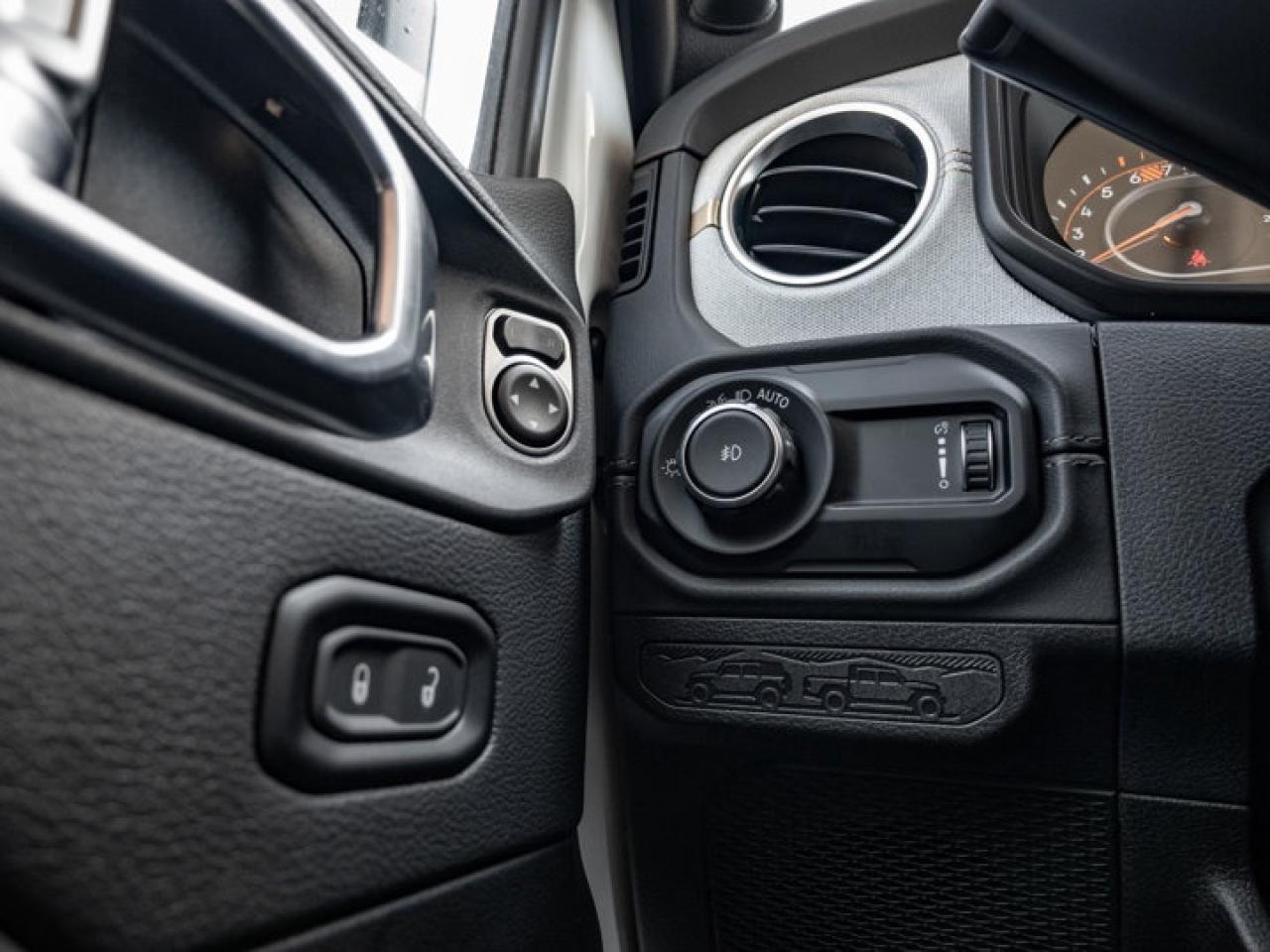 2025 Jeep Wrangler Sahara Photo