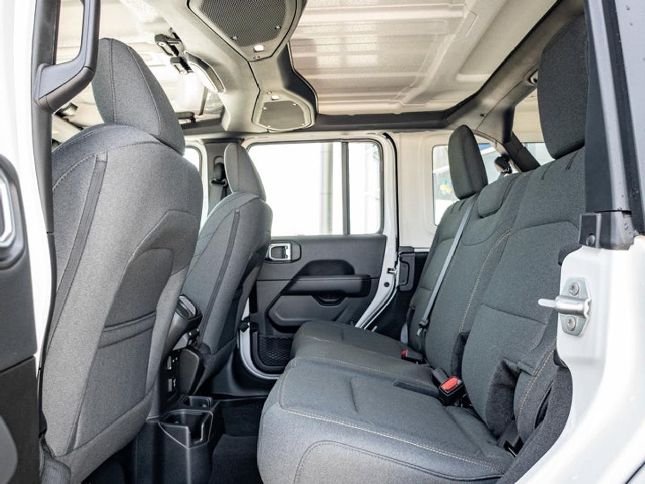 2025 Jeep Wrangler Sahara Photo