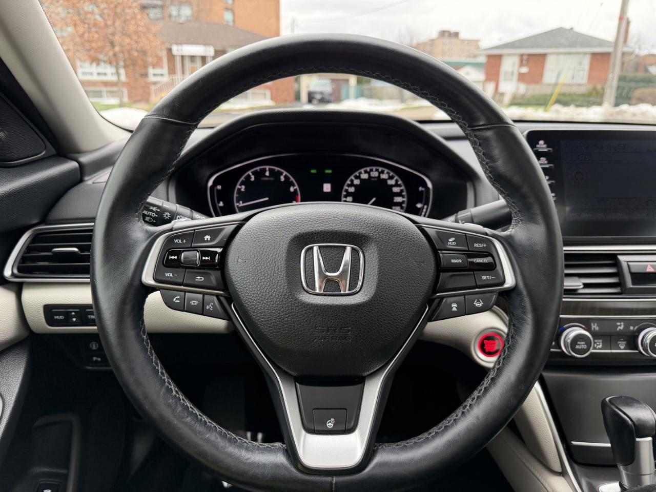 2018 Honda Accord Touring CVT Photo