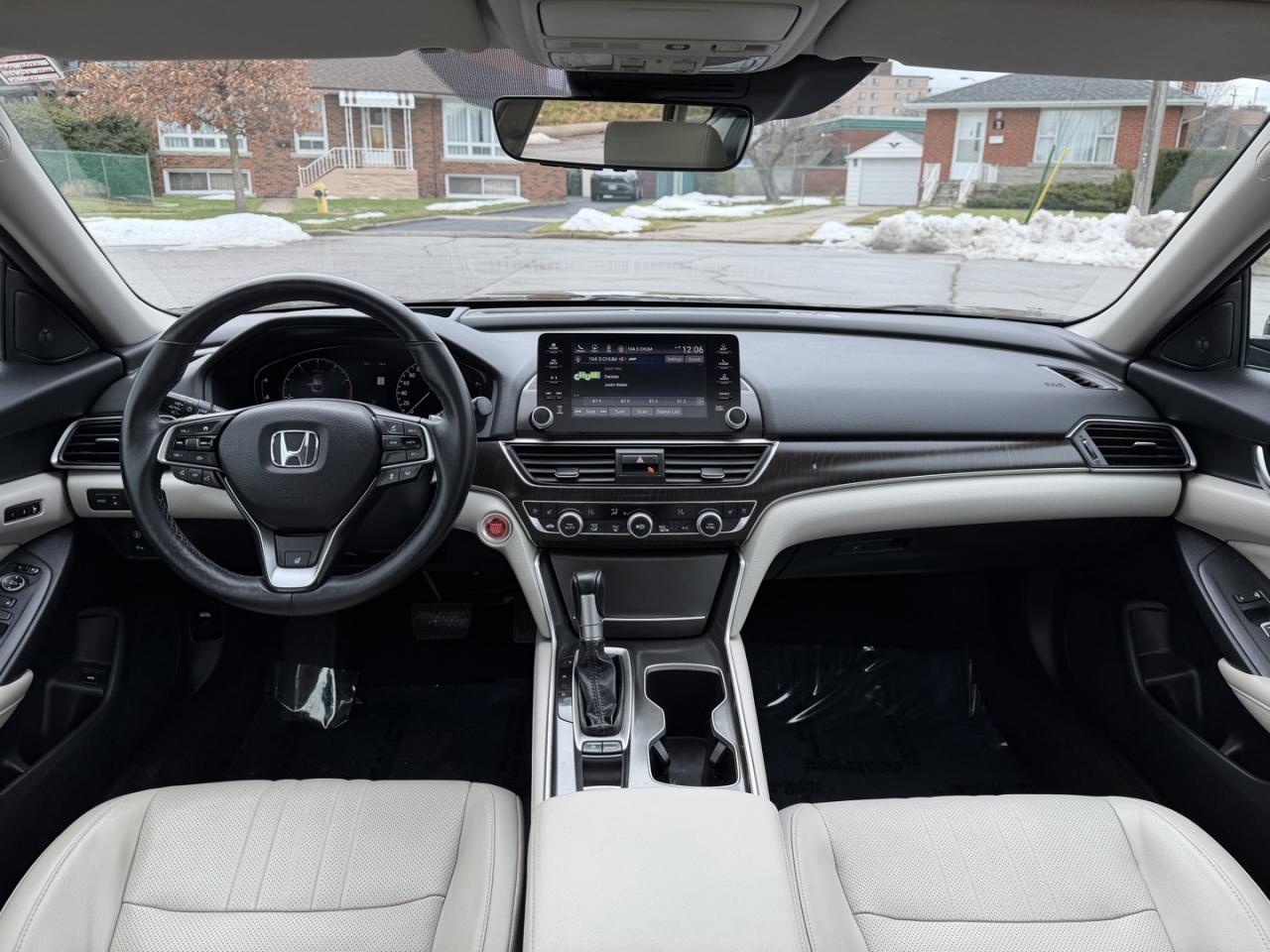 2018 Honda Accord Touring CVT Photo