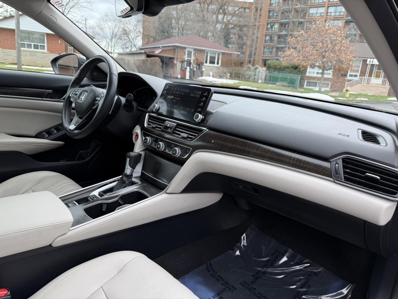 2018 Honda Accord Touring CVT Photo