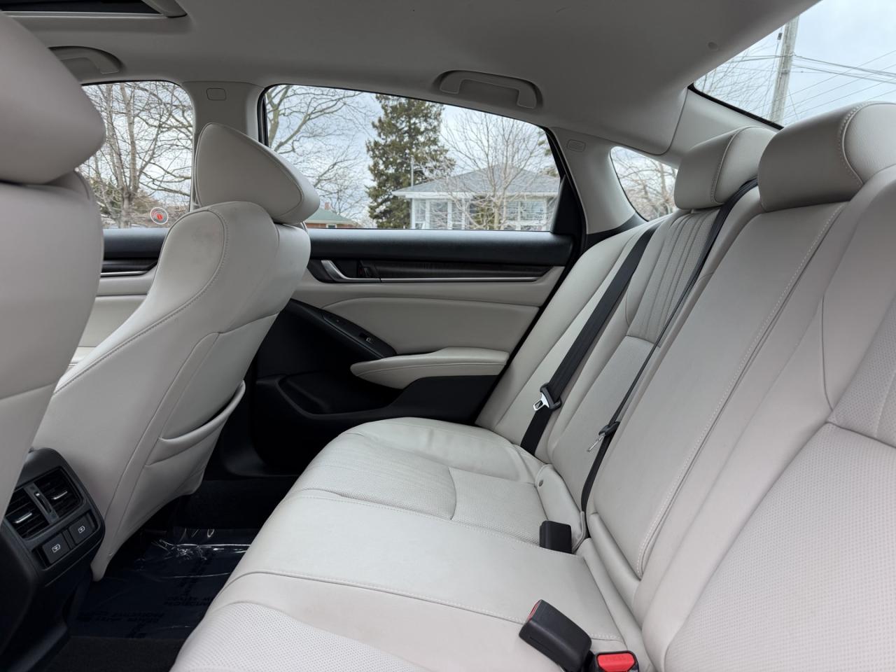 2018 Honda Accord Touring CVT Photo