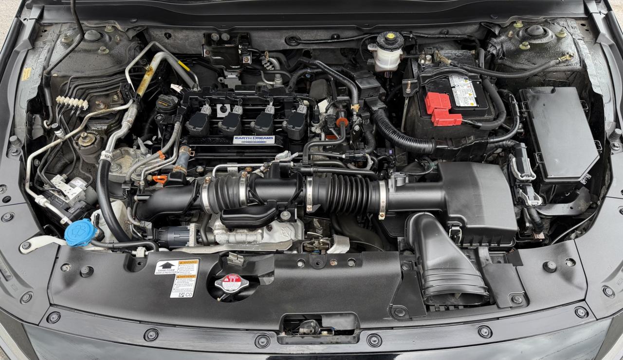 2018 Honda Accord Touring CVT Photo