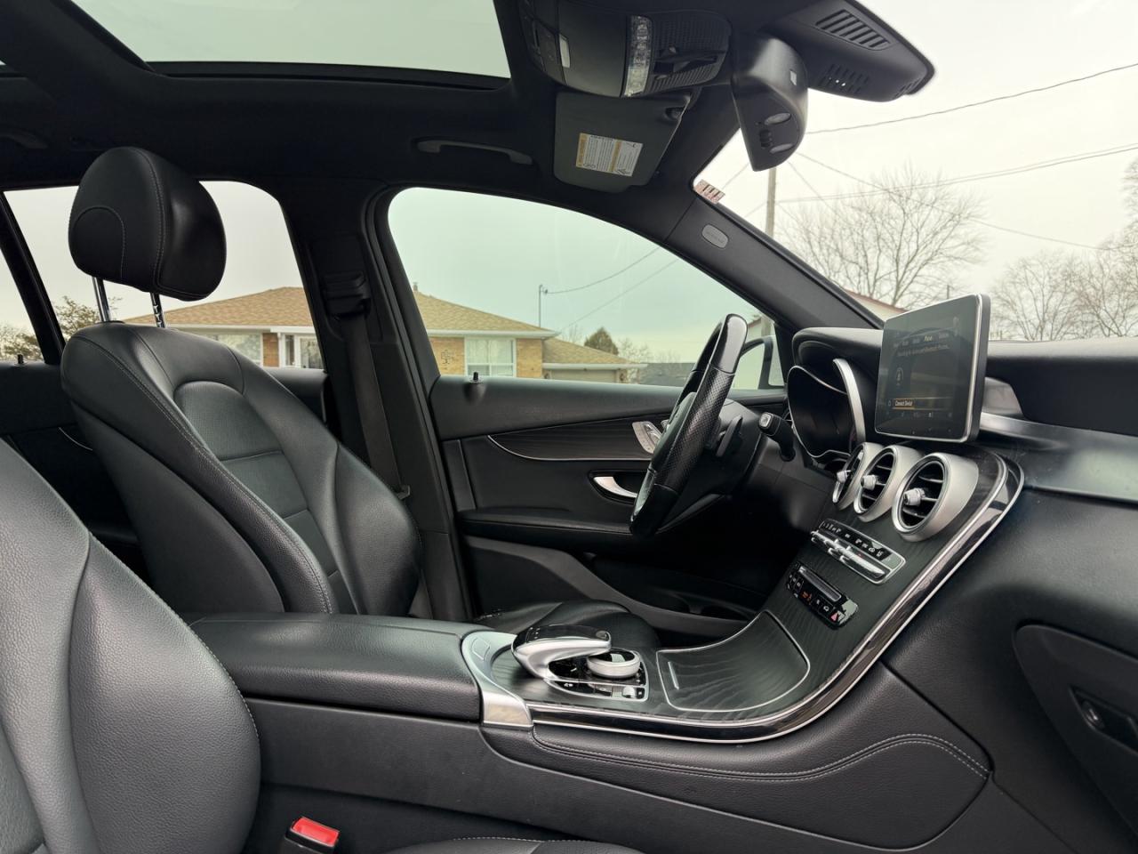 2019 Mercedes-Benz GLC-Class GLC300 4MATIC Photo