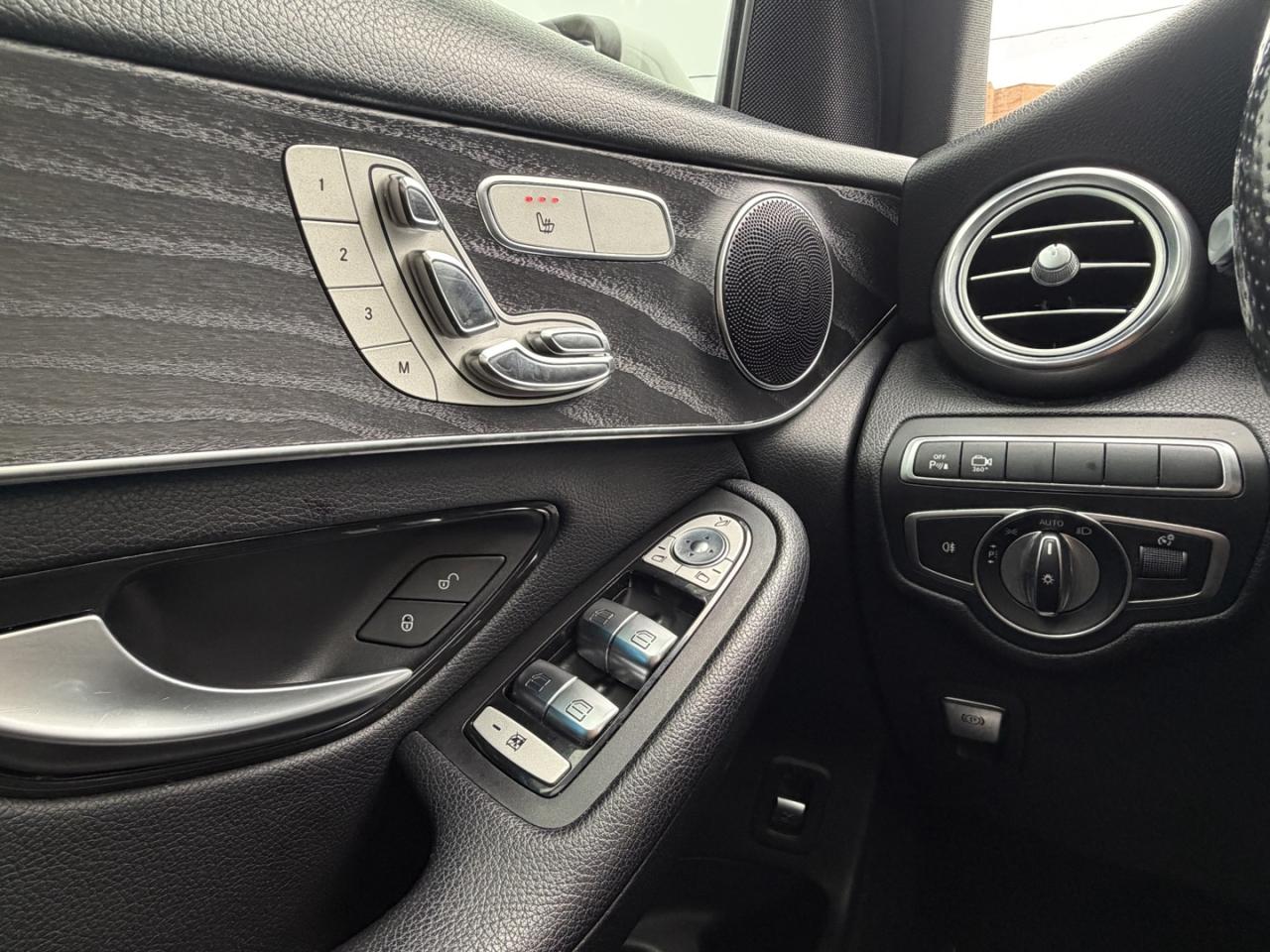 2019 Mercedes-Benz GLC-Class GLC300 4MATIC Photo