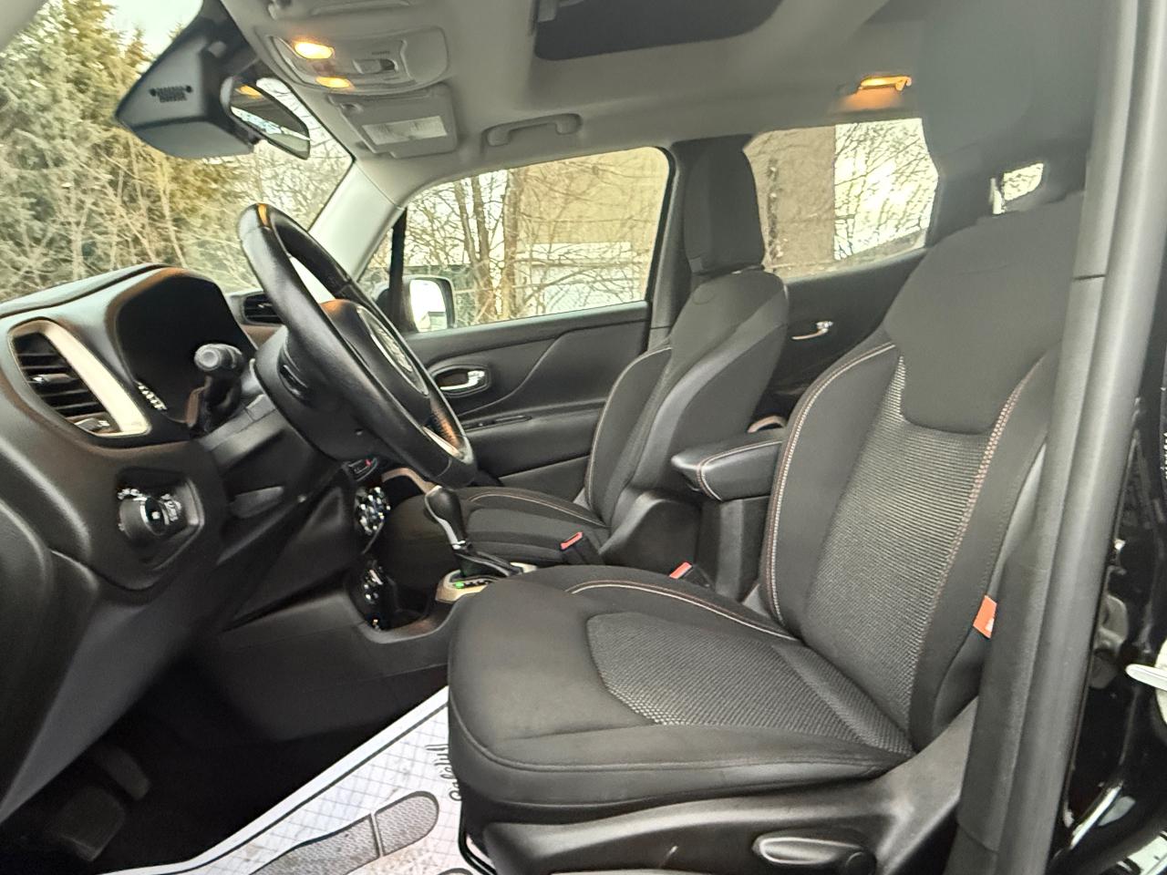 2016 Jeep Renegade 75th Anniversary Photo