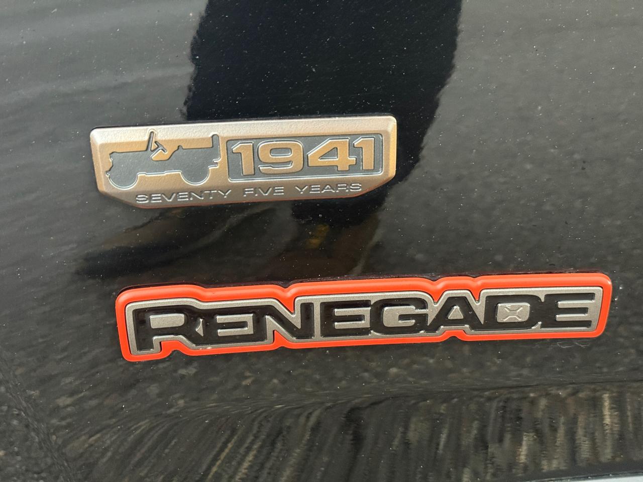 2016 Jeep Renegade 75th Anniversary Photo