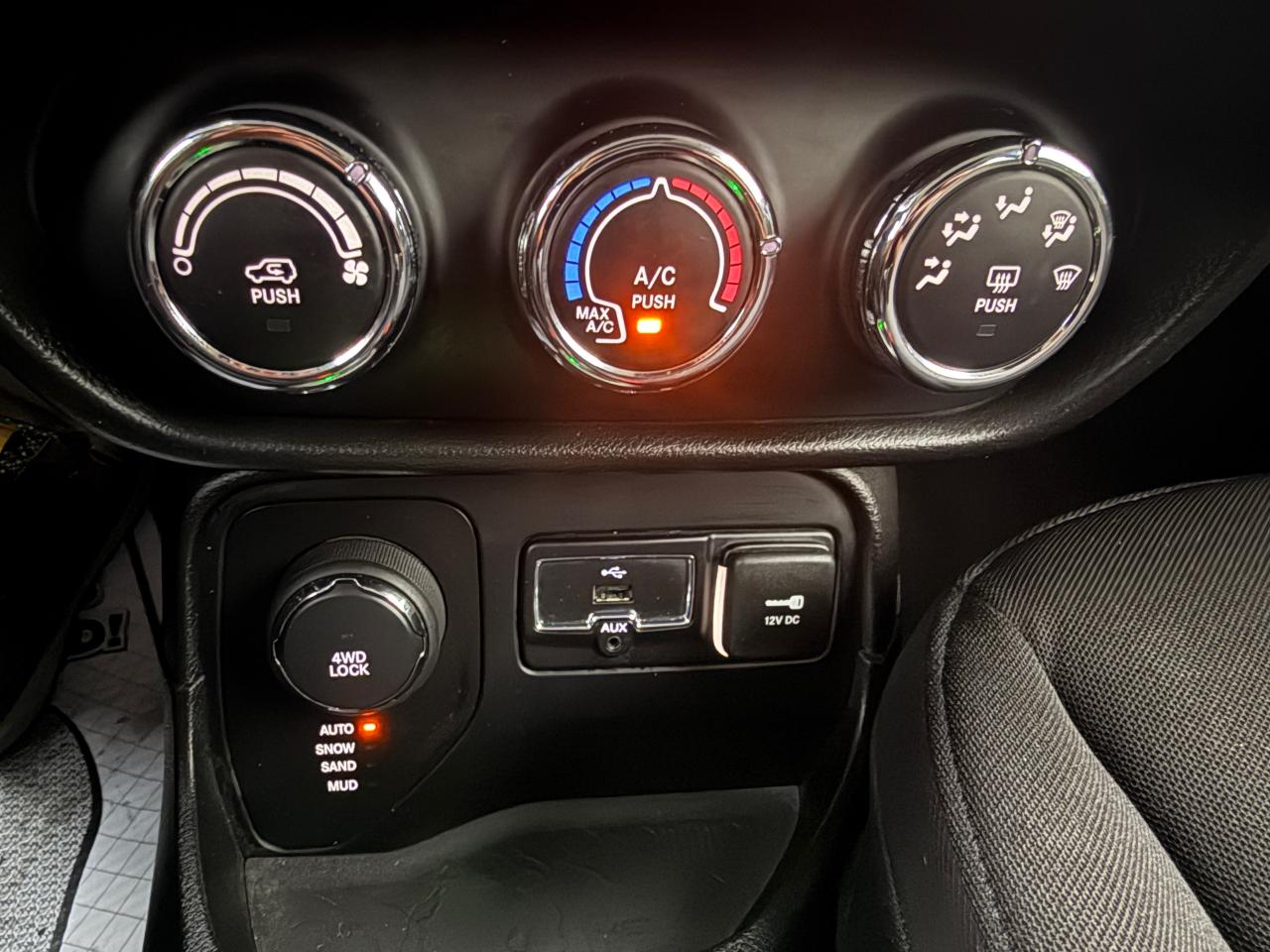 2016 Jeep Renegade 75th Anniversary Photo