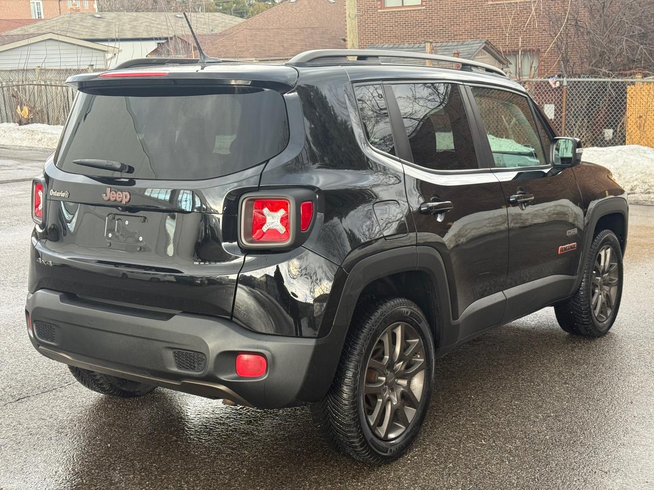 2016 Jeep Renegade 75th Anniversary Photo4