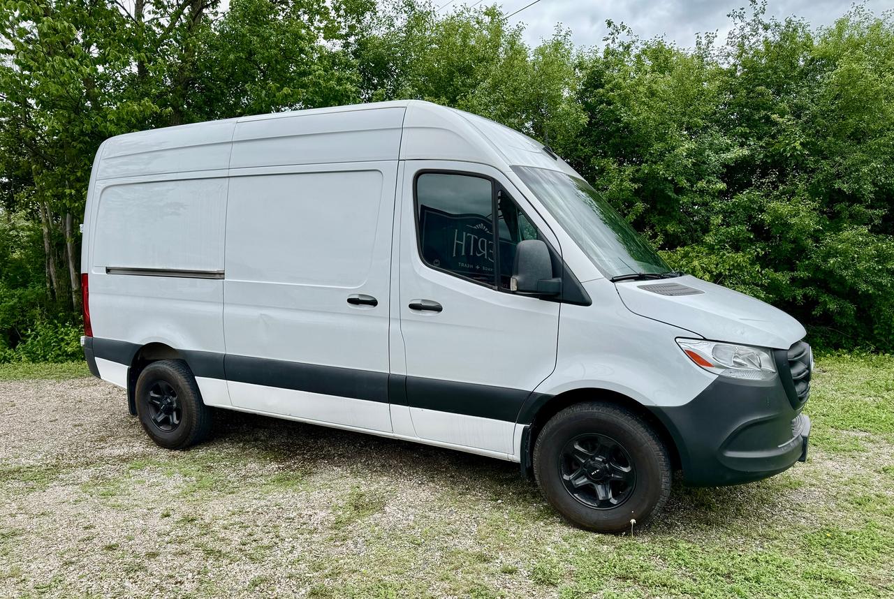 2020 Mercedes-Benz Sprinter 2500 140 High Roof 3.0L V6 Diesel Clean Carfax Photo