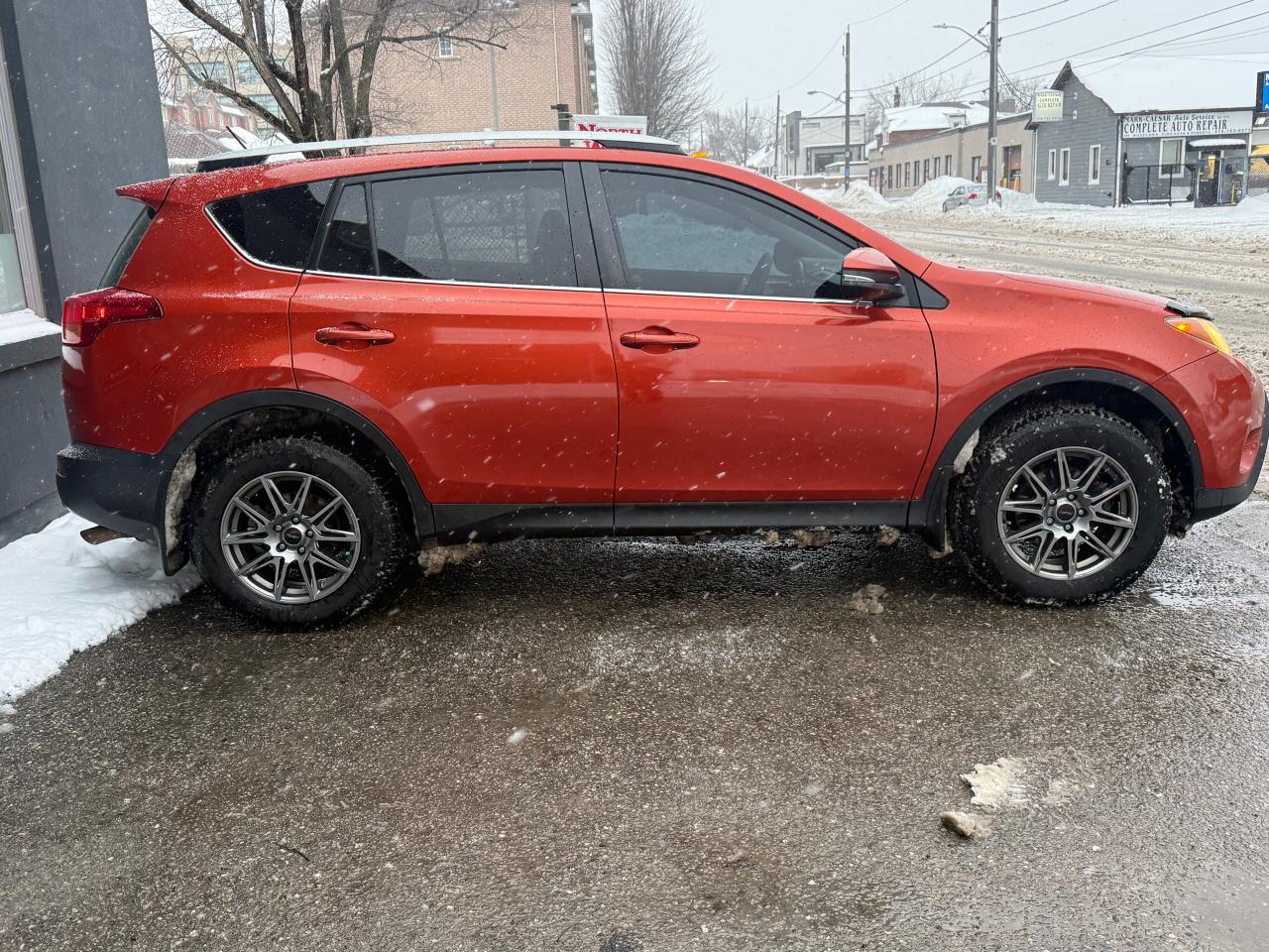 2015 Toyota RAV4 XLE Photo3