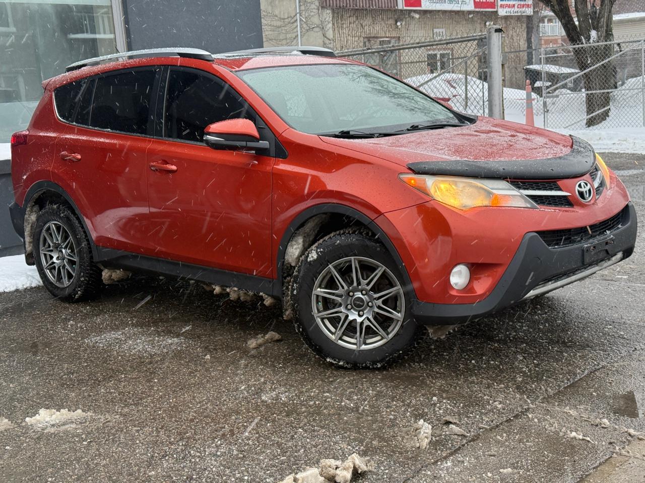 2015 Toyota RAV4 XLE Photo2