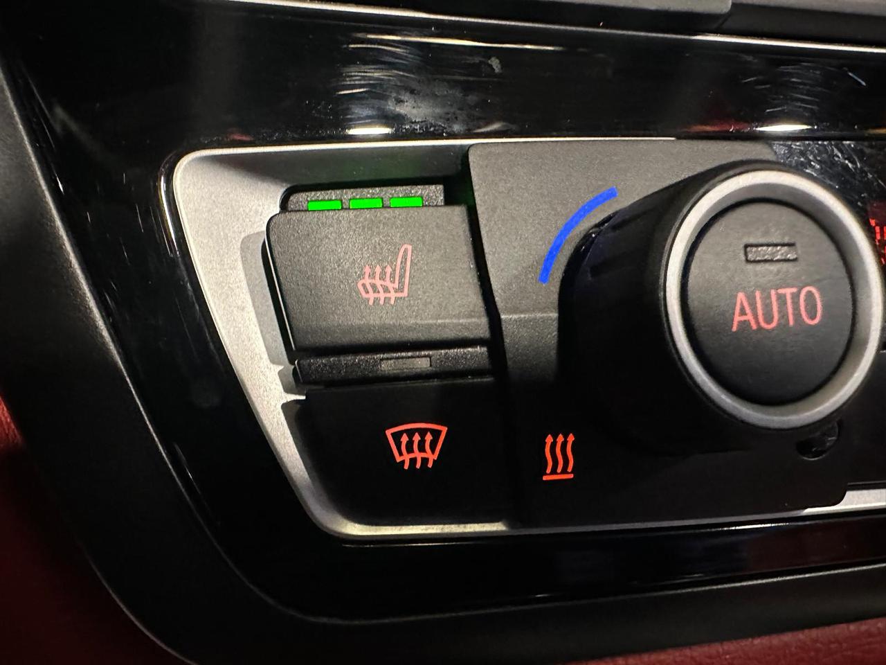 2014 BMW 4 Series 428ixDrive/Nav+Back up Camera/Heads up Display/AWD Photo