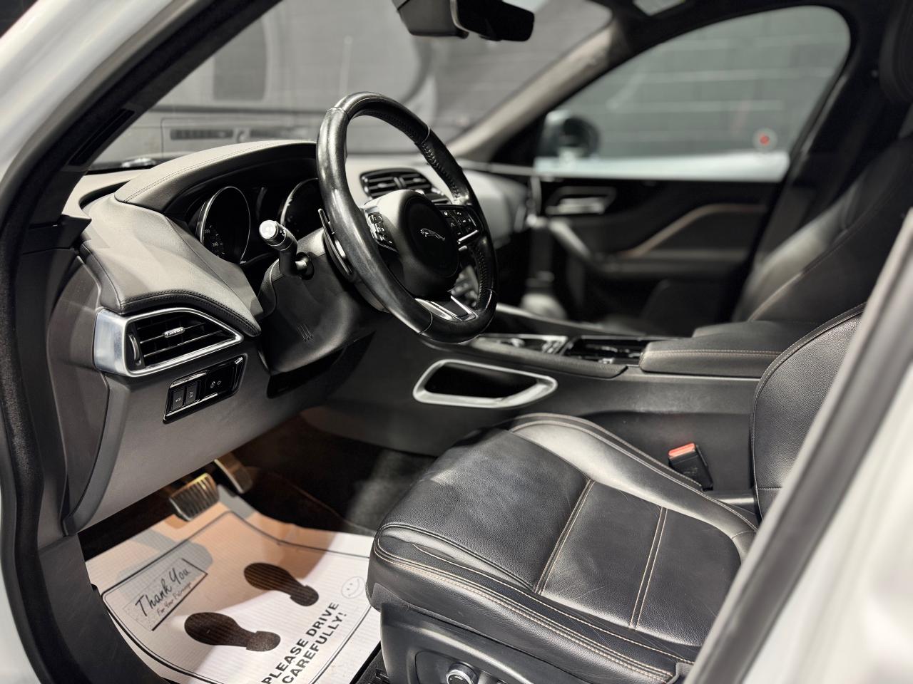 2019 Jaguar F-PACE 25t AWD Prestige Photo